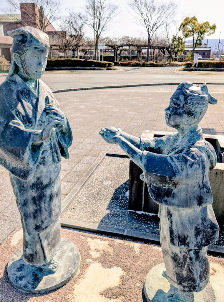 中江藤樹・たかしまミュージアム周辺の銅像群。中江藤樹と関連人物を象徴する像で、施設の歴史教育機能を体現した風景