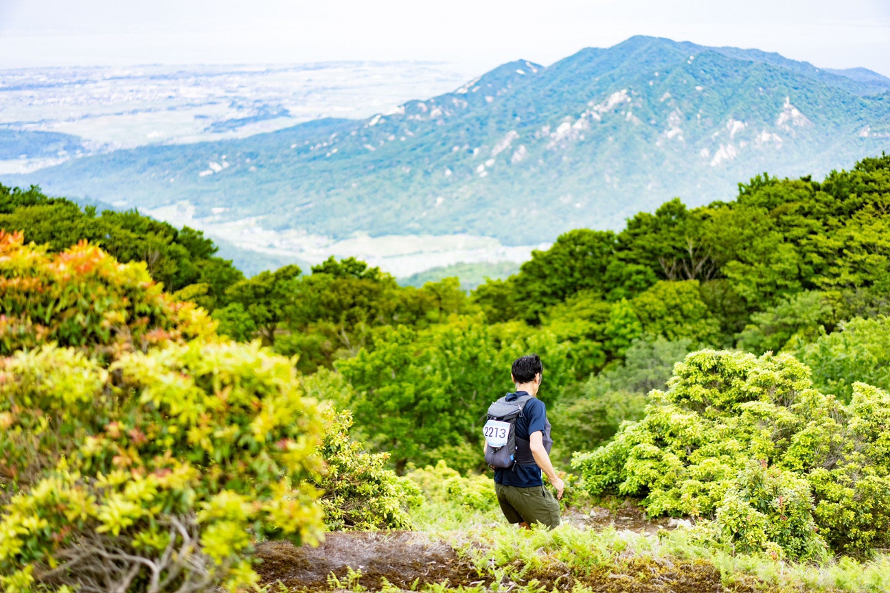 高島市公式サイトで公開されているトレイルランレース関連写真。朽木の山岳環境を想起させる広報素材。