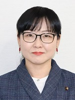 高島市議会議員紹介ページで公開されている磯部亜希議員の顔写真。